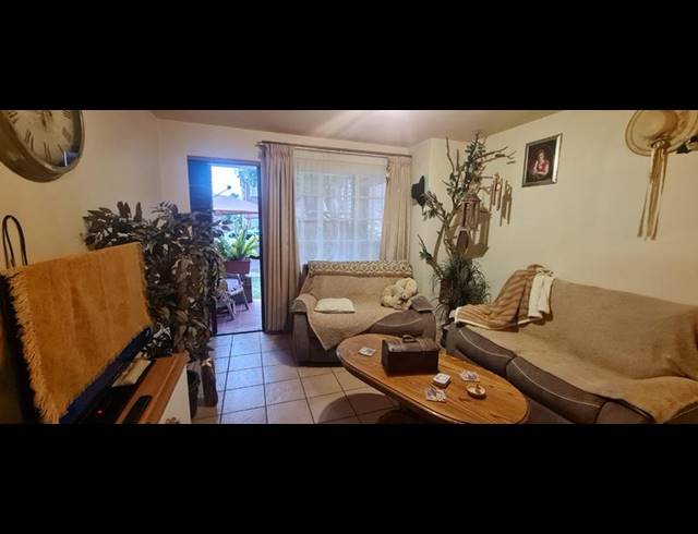 1 BEDROOM APARTMENT FOR SALE IN DIE HOEWES